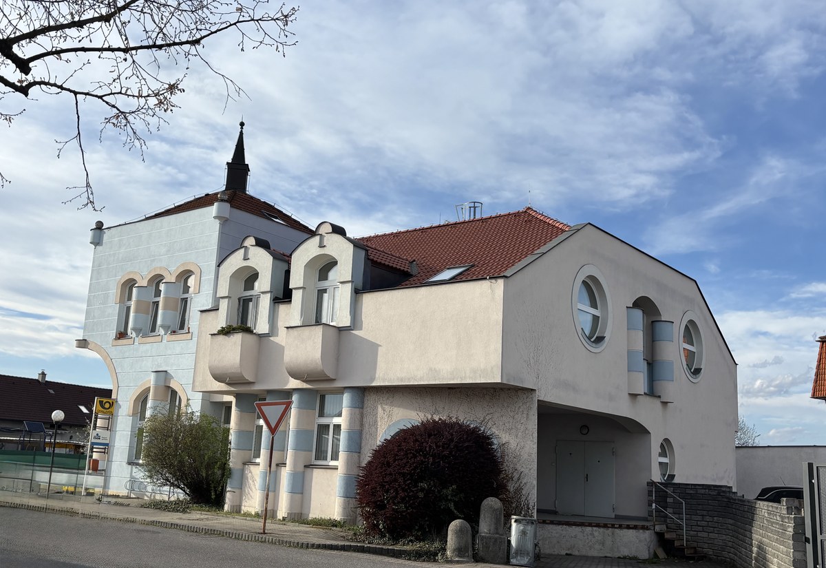Budova pošty po rekonstrukci